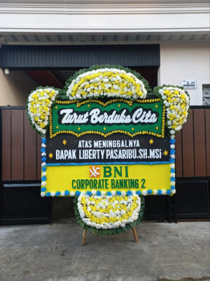 Papan Bunga Duka di Gane Timur Tengah