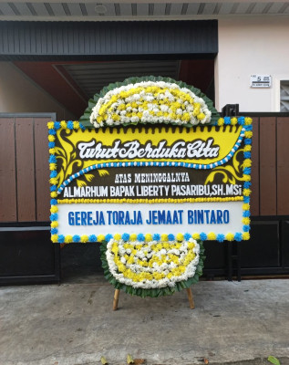 Papan Bunga Duka di Gane Timur Tengah